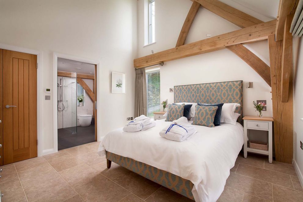 Gitgombe Retreat in Devon. Luxury holiday let sleeping 8 with hot tub. Wheelchair accessible