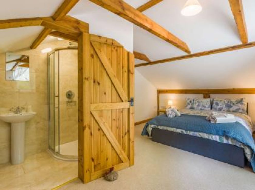 Glebe Farm Lodges (4 dogs welcome) - for rent with wood burner in the Chulmleigh woodlands