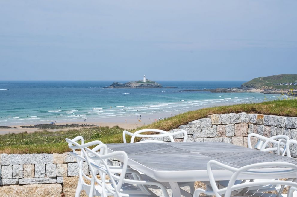 Gwithian Lookout, Gwithian - for rent close to the beach with wood burner