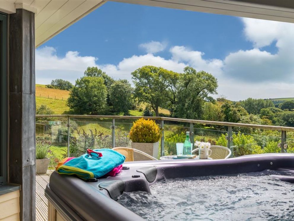 Hillfield Village in Dartmouth - Vantage Point for rent relax in the large hot tub and sauna