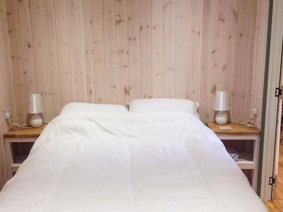 Hollies Trout Farm - Honiton, Devon | Self Catering Holiday Lodges