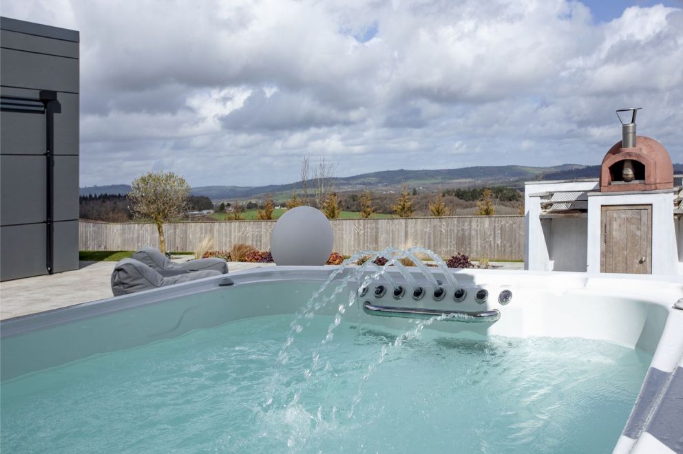 Huxham View in Devon. Luxury holiday for large groups with hot tub and spa