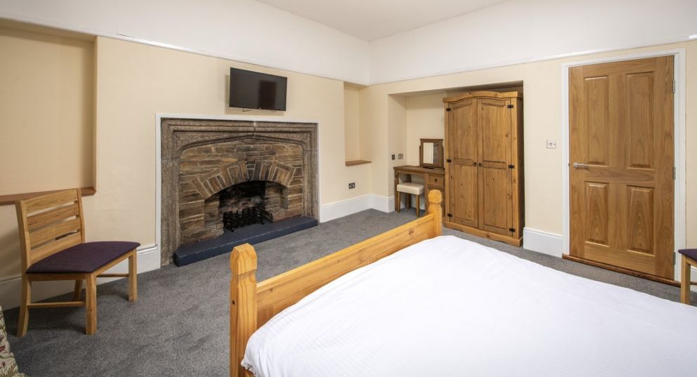 Killigarth Manor Holiday Park in Polperro - to rent on park with swimming pool and fitness suite