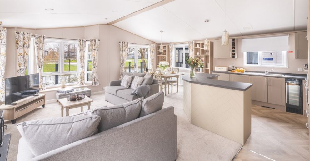 Lakeside Lodge at Green Hill Farm - dog friendly lodge for rent in the New Forest National Park