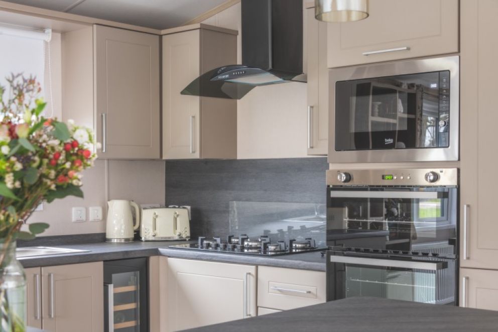 Lakeside Lodge at Green Hill Farm - dog friendly lodge for rent in the New Forest National Park