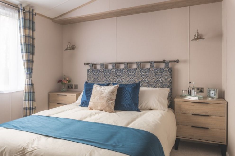 Lakeside Lodge at Green Hill Farm - dog friendly lodge for rent in the New Forest National Park