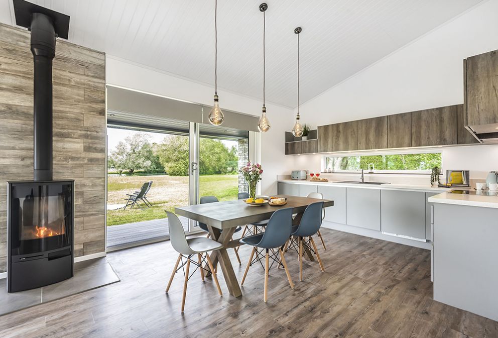 Lakeside Lodge, a luxury hot tub lodge in Dorset