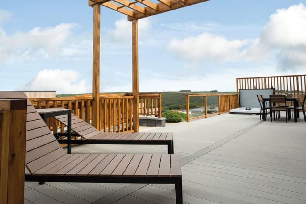 Landal Gwel an Mor Cornwall hot tub lodges