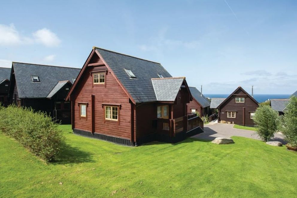 Landal Gwel an Mor Cornwall lodges near the sea