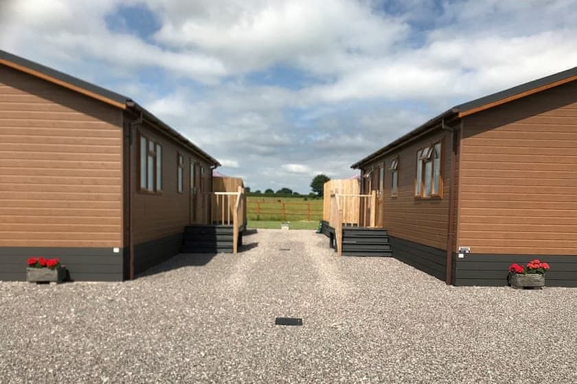 Larkrise Farm Lodges Somerton, Somerset Self Catering Holiday Lodges
