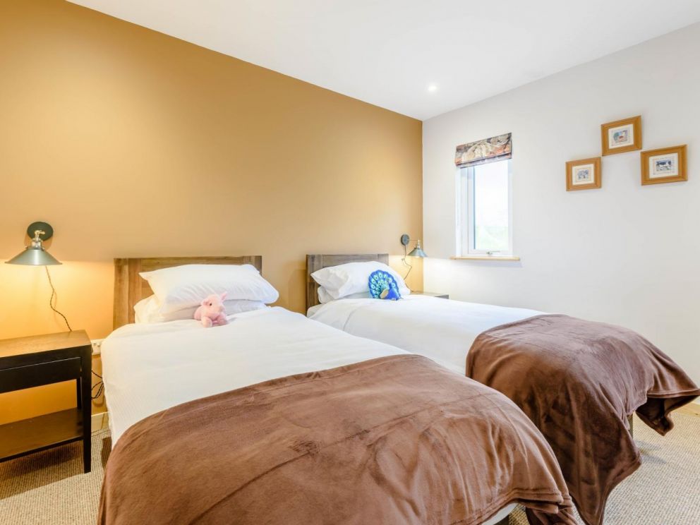 Luxury Lake Retreat with private lake in Devon - for rent with carp fishing, paddle boarding, hot tub and wood burner