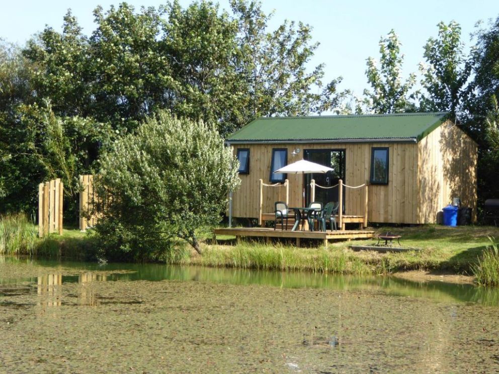 Lynstone Lakes in Bude - lakeside lodges for rent