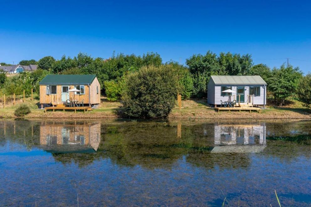 Lynstone Lakes in Bude - lakeside lodges for rent