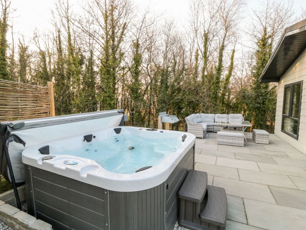 Mayflower in Broadwoodwidger, Devon - for rent with hot tub for up to 8 people