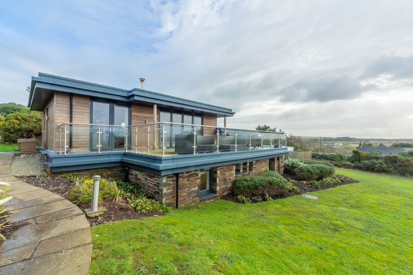 Mullion Cove Coastal Retreat