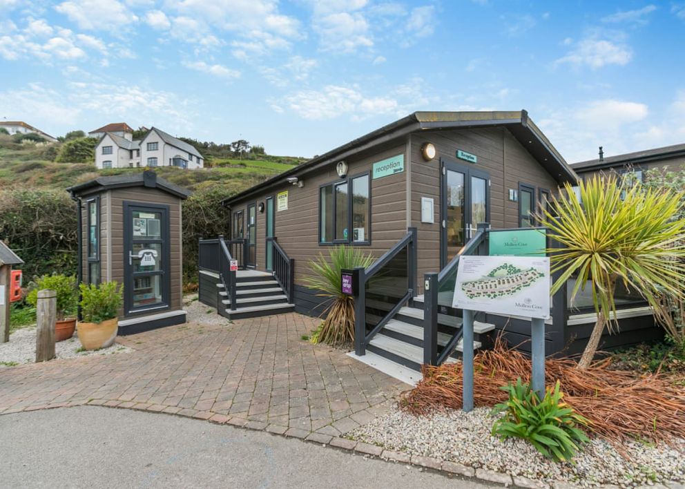 Mullion Cove Coastal Retreat