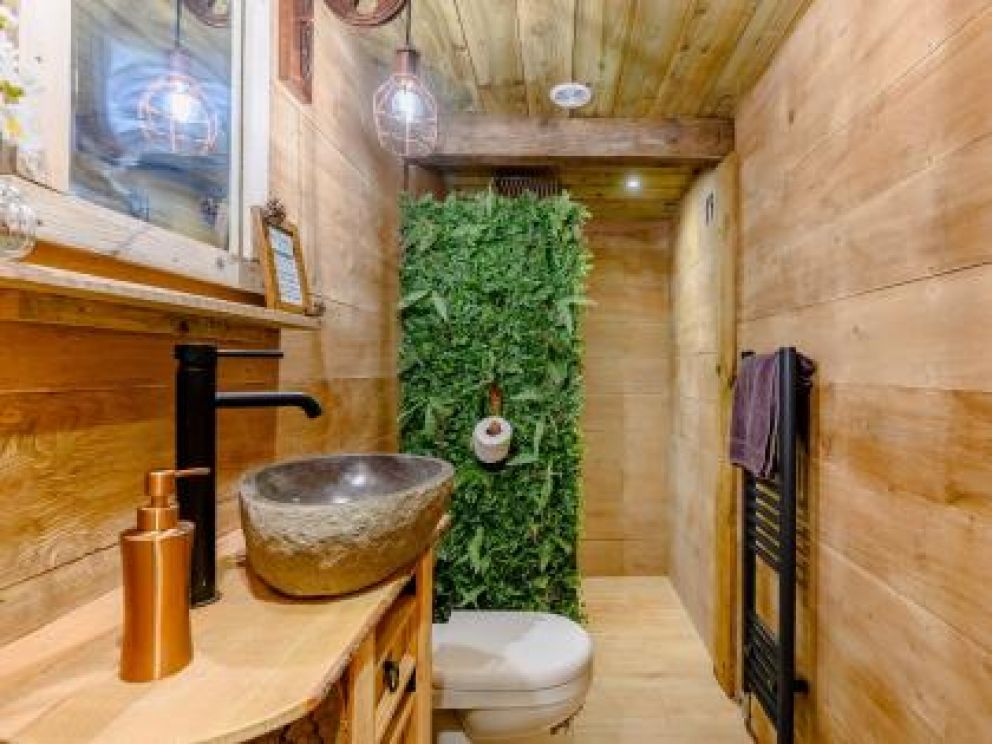 New Forest Retreat in Christchurch for rent - pet friendly with hot tub