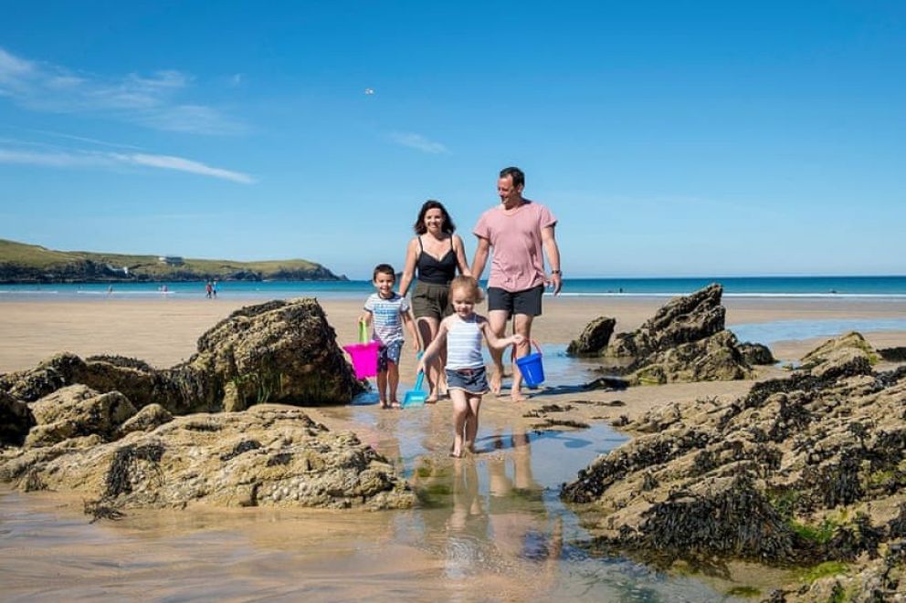 Newquay Holiday Park Cornwall lodges close to the sea