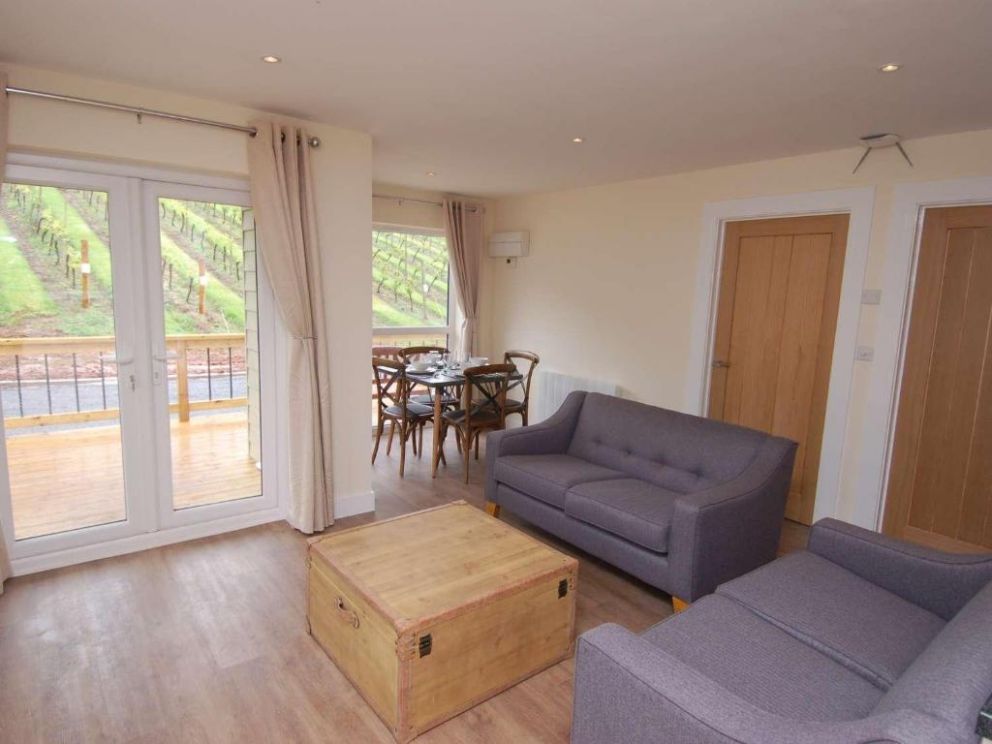 Old Walls Vineyard - pet friendly lodges to rent
