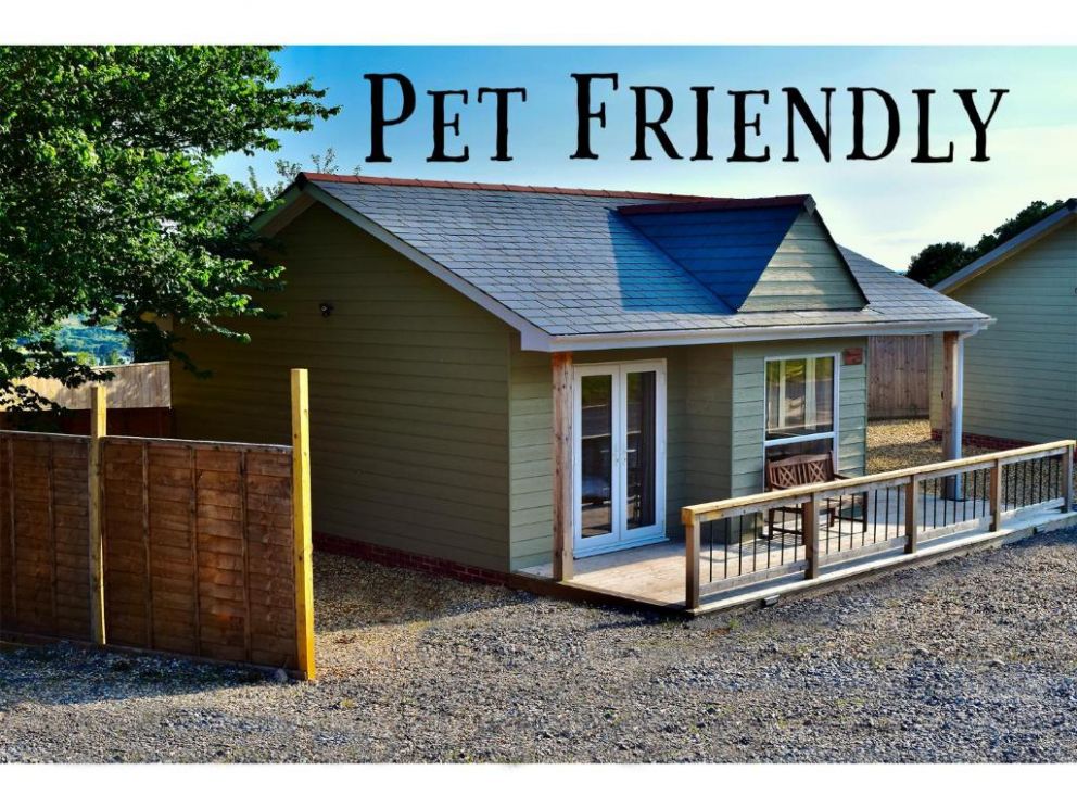 Old Walls Vineyard - pet friendly lodges to rent