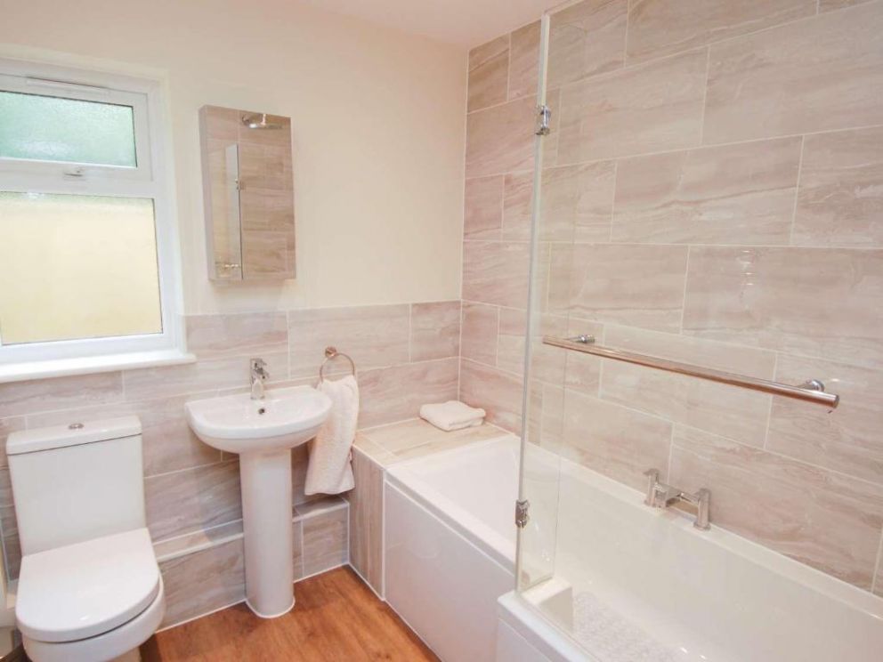 Old Walls Vineyard - pet friendly lodges to rent