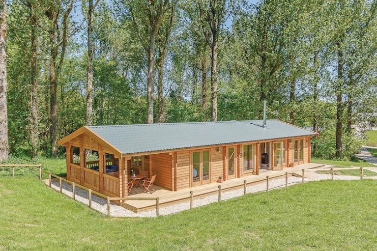 Peckmoor Farm Lodges - Crewkerne, Dorset | Self Catering Holiday Lodges