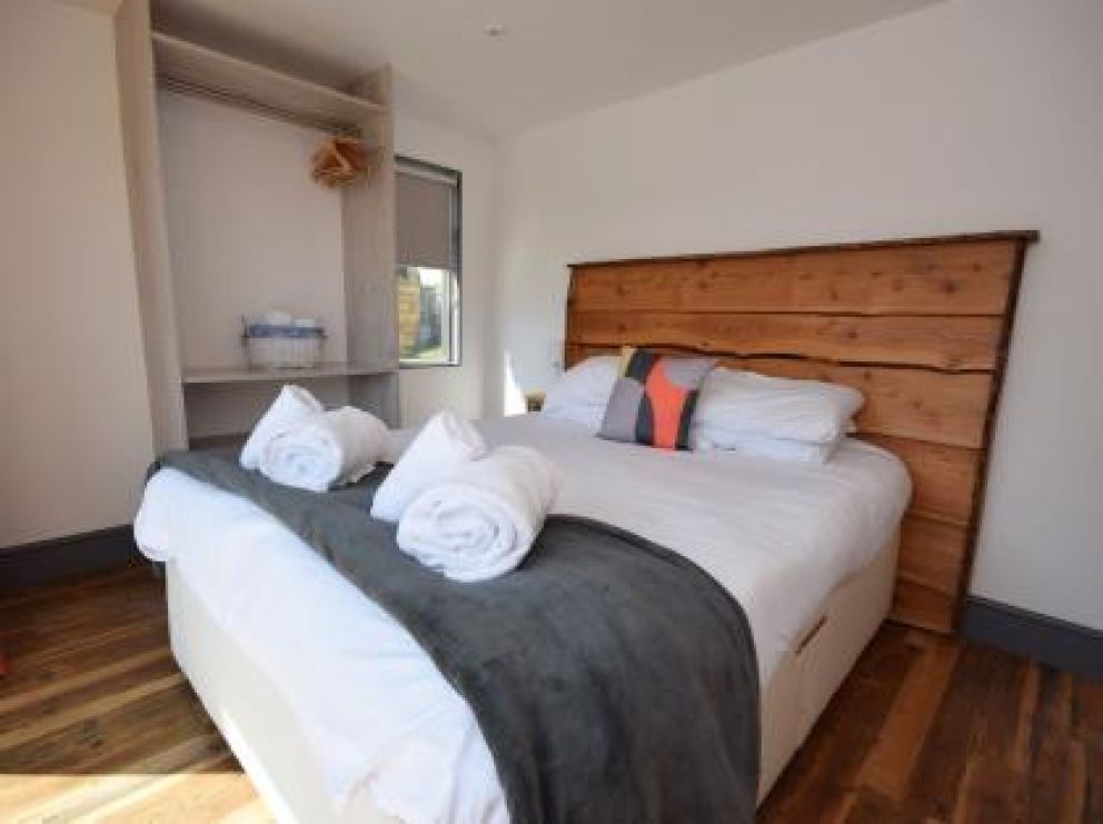 Pig On The Hill Lodges - pet friendly, with hot tub and wood burner close to the beach
