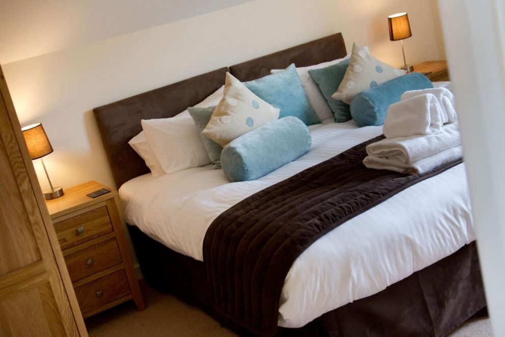 Puffin at Retallack, Cornwall - for rent with hot tub. On Retallack Resort & Spa with aqua park, pool, spa and fitness centre