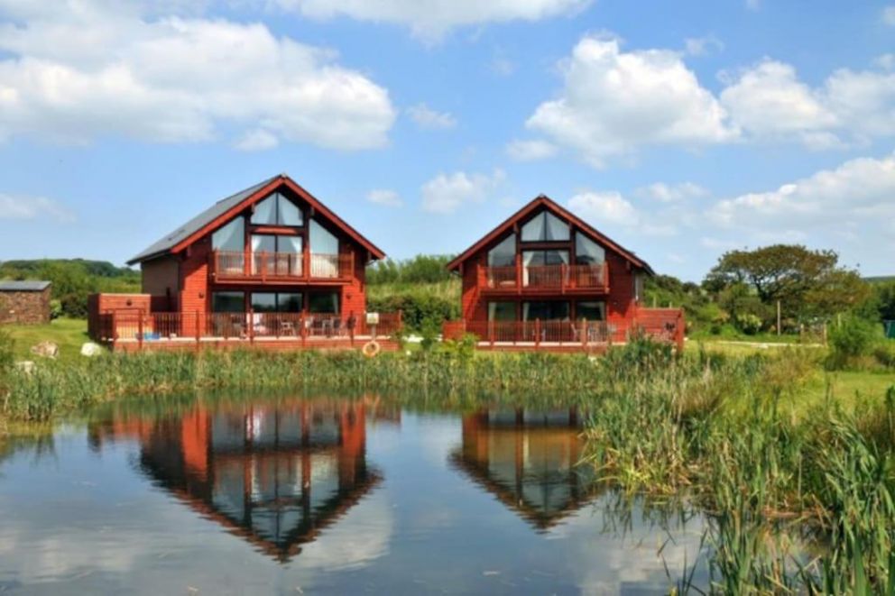 Puffin at Retallack, Cornwall - for rent with hot tub. On Retallack Resort & Spa with aqua park, pool, spa and fitness centre