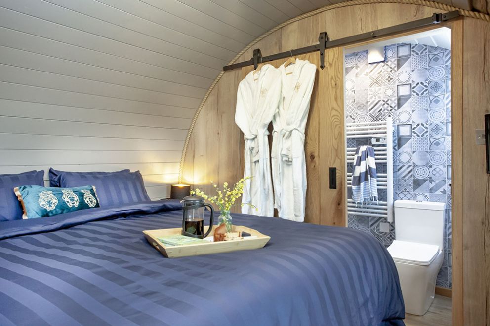 Quackers Hobbit House king size bed with ensuite