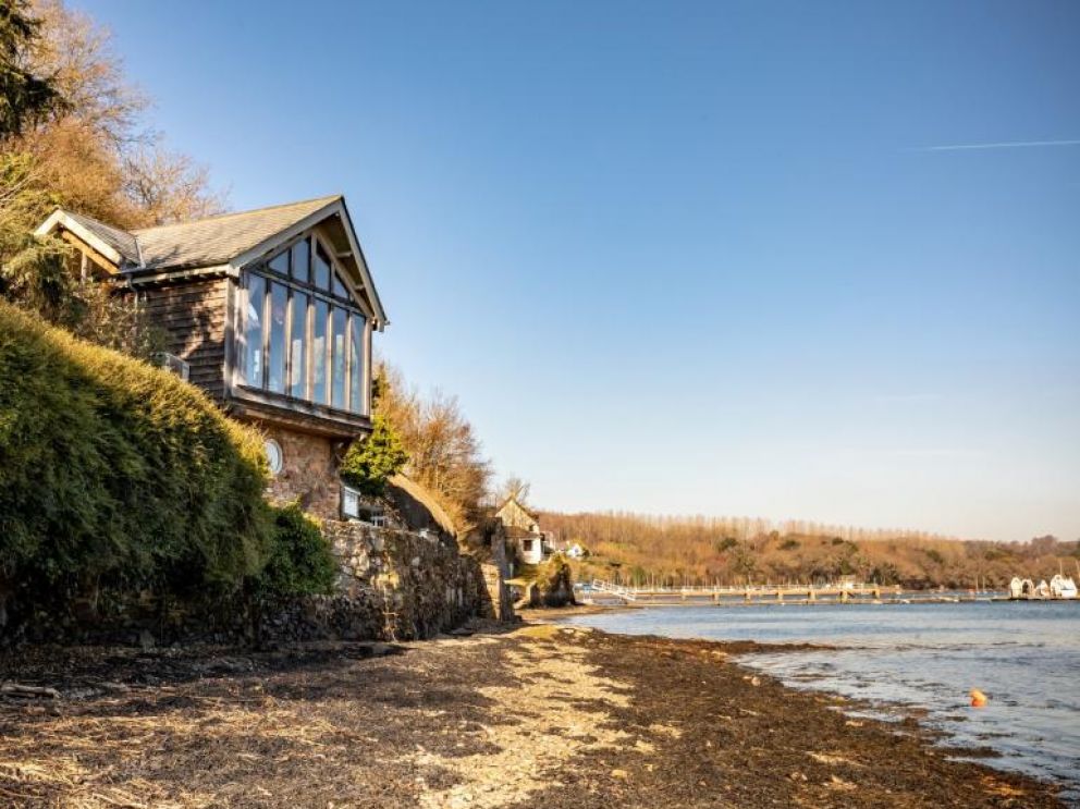 River Dart Lodge in Dartmouth for rent - on the waters edge