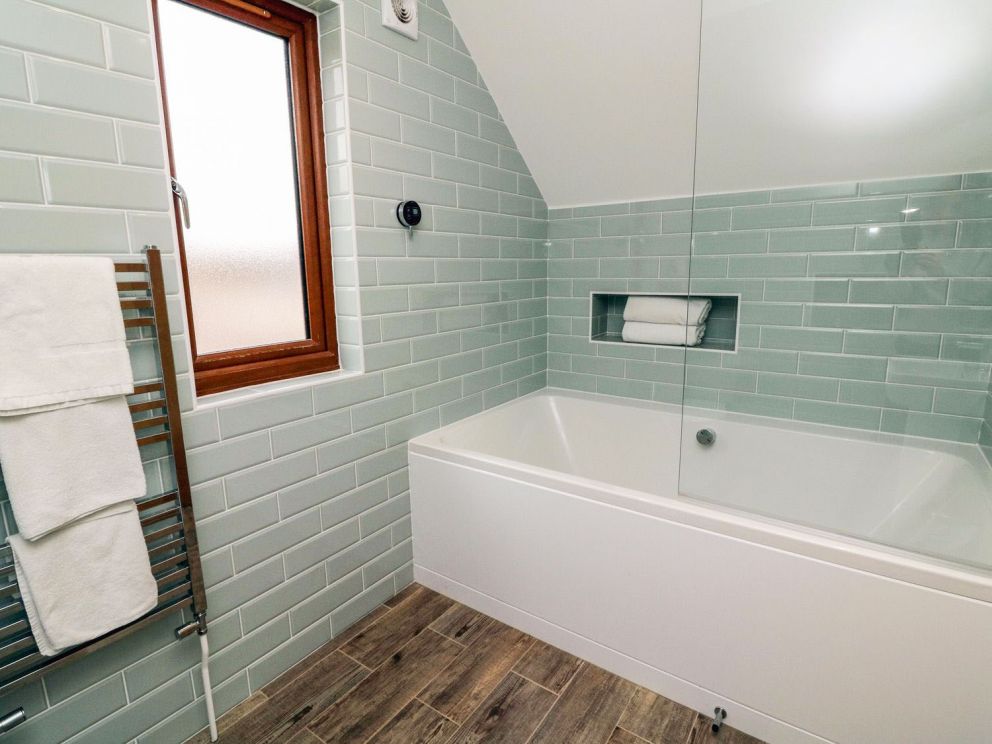 Riverside Lodge in Somerset, pet friendly lodge for rent