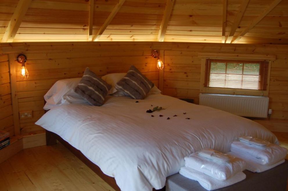 Romantic Rural Retreats in Crewkerne - for rent with hot tub