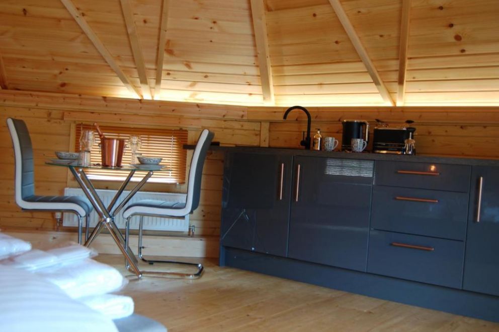 Romantic Rural Retreats in Crewkerne Crewkerne, Somerset Self