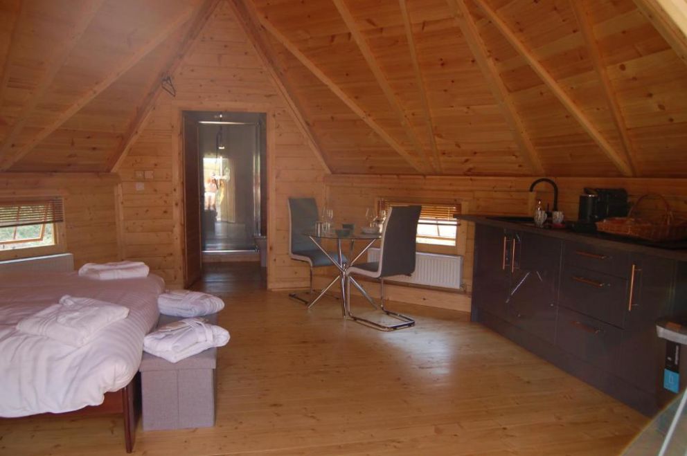 Romantic Rural Retreats in Crewkerne - for rent with hot tub