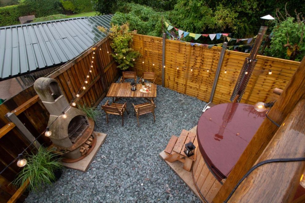 Scandi-luxe Studio, with wood fired hot tub. Adults only. Somerset