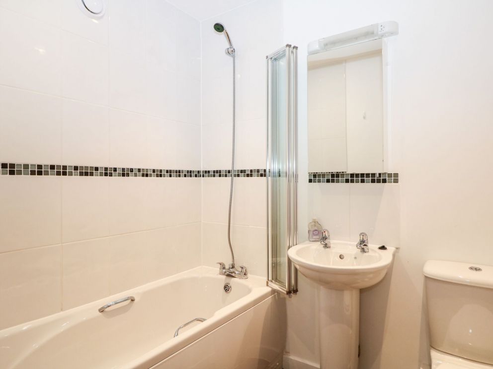 Sea Breeze 17 Gannel, Porthtowan - to rent near the beach