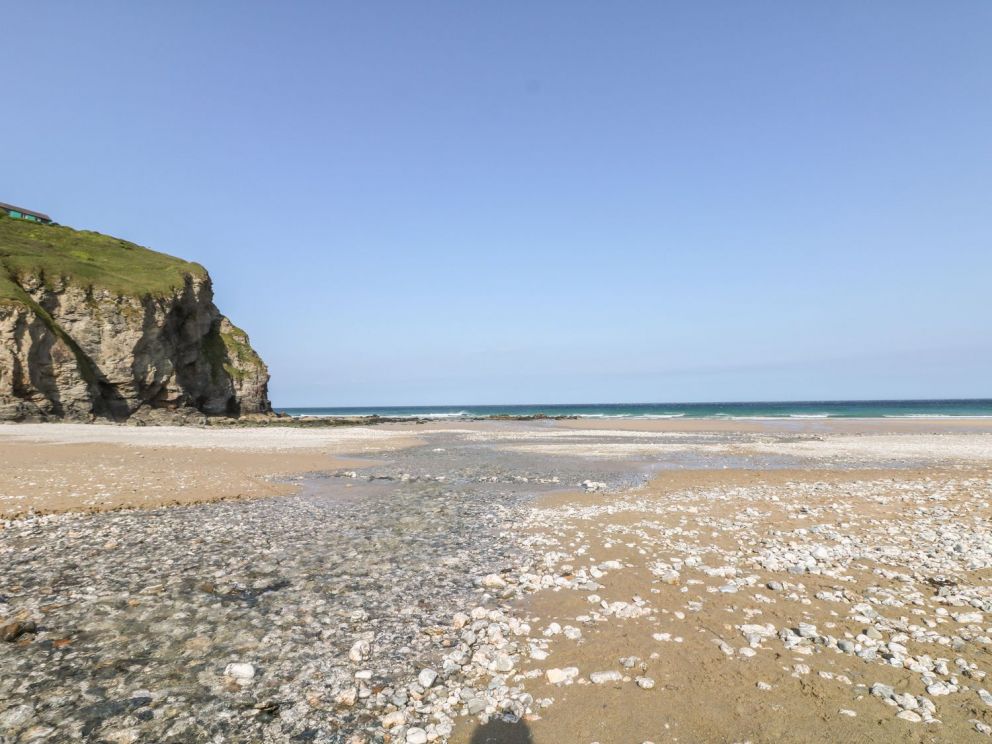 Sea Breeze 17 Gannel, Porthtowan - to rent near the beach