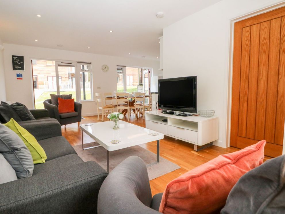 Sea Breeze 17 Gannel, Porthtowan - to rent near the beach