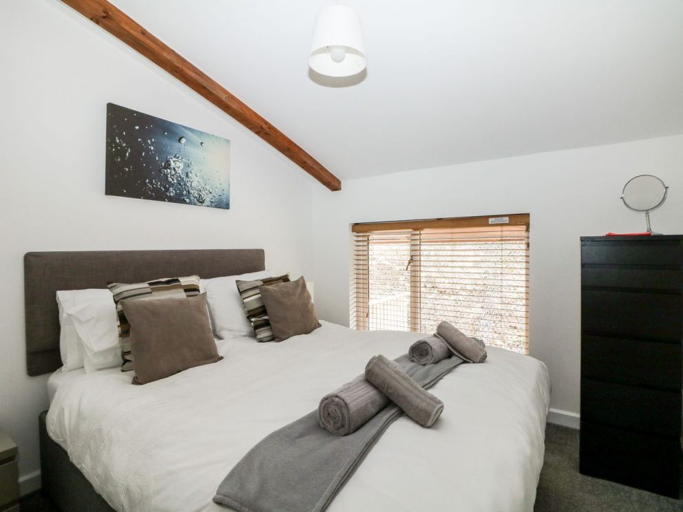 Sea Breeze 17 Gannel, Porthtowan - to rent near the beach