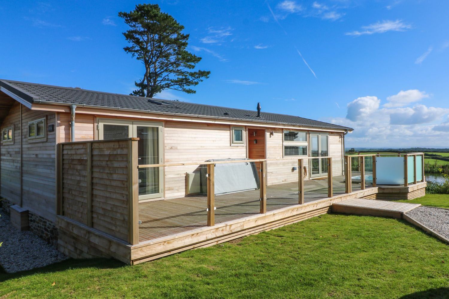 Southern Halt Dobwalls, Cornwall Self Catering Holiday Lodges