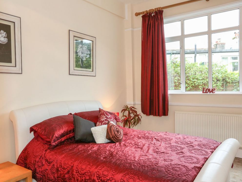 The Cabin in Coombe Martin - for rent in coastal village