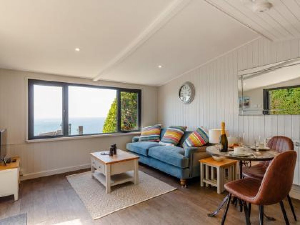 The Dell at Whitsand Bay - for rent with hot tub and wood burner