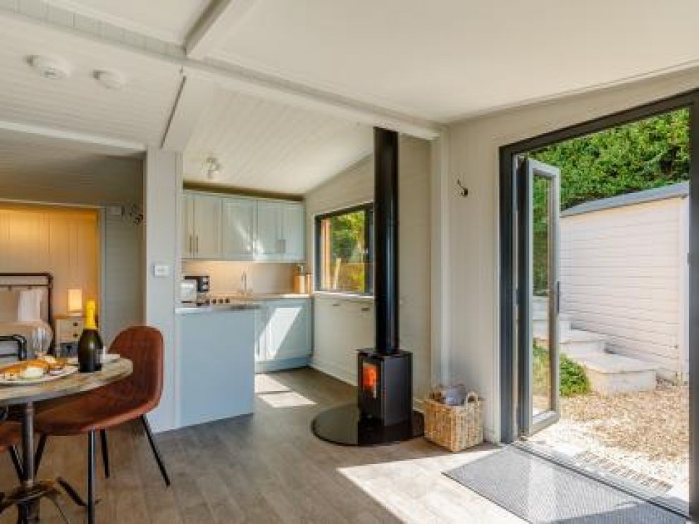 The Dell at Whitsand Bay - for rent with hot tub and wood burner