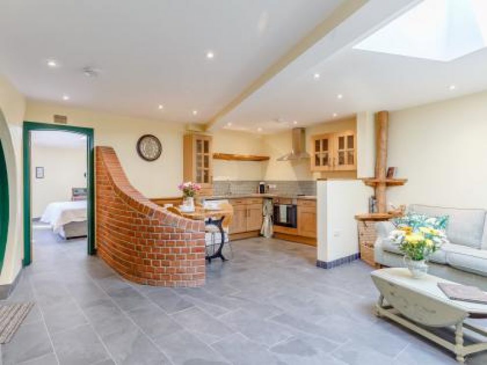 The Hobbit Hole in Westward Ho! for rent in Devon - with hot tub and wood burner