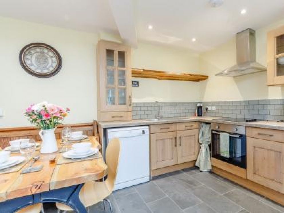 The Hobbit Hole in Westward Ho! for rent in Devon - with hot tub and wood burner