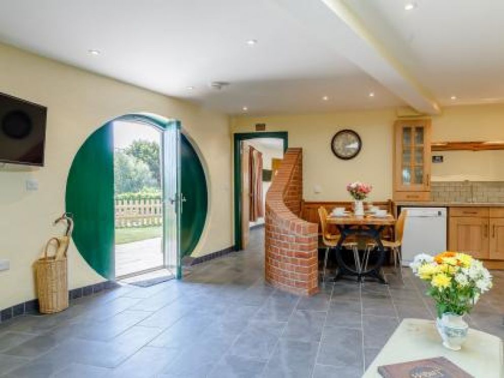 The Hobbit Hole in Westward Ho! for rent in Devon - with hot tub and wood burner