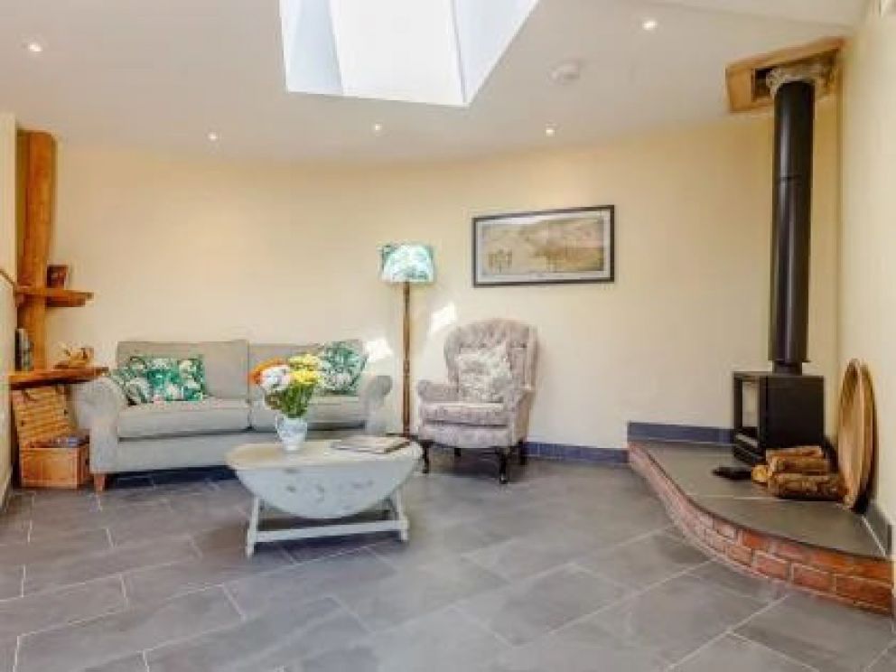 The Hobbit Hole in Westward Ho! for rent in Devon - with hot tub and wood burner