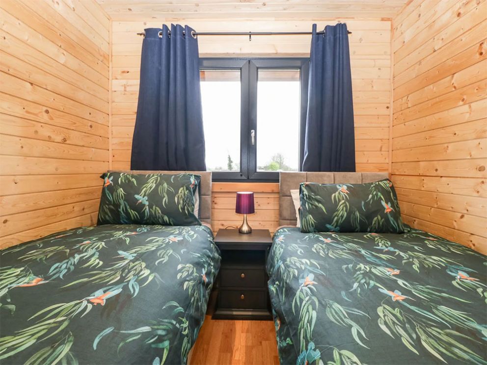 The Lodge at Crossroads Farm, Middlezoy, Somerset - pet friendly, holiday lodge for 6 guests, within an enclosed paddock