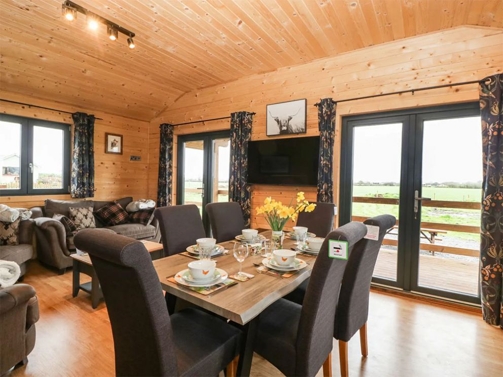 The Lodge at Crossroads Farm, Middlezoy, Somerset - pet friendly, holiday lodge for 6 guests, within an enclosed paddock